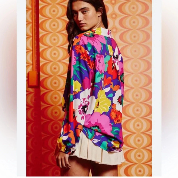 BUCKETLIST Tops - BUCKETLIST Floral Button Up Blouse